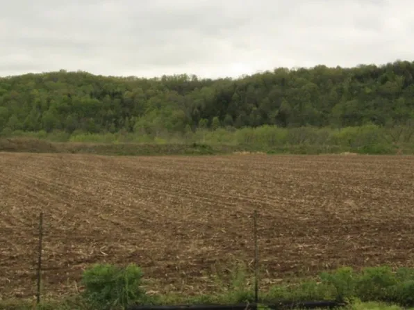 17 Depot Rd, New Trenton, IN 47035