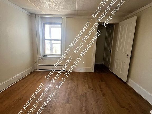 3rd image of 605 N 9th St #3