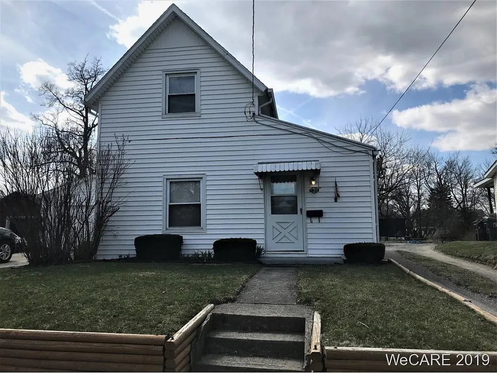 498 McPheron Ave photo 1