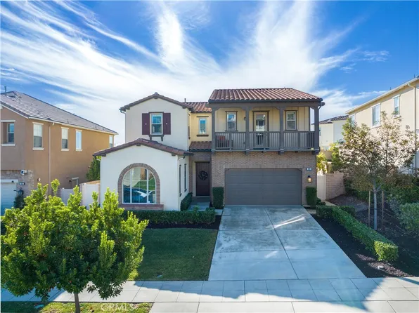 696 E Lemon Swirl Dr, Azusa, CA 91702