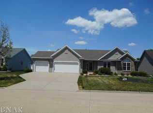 314 Prairieview Dr, Hudson, IL