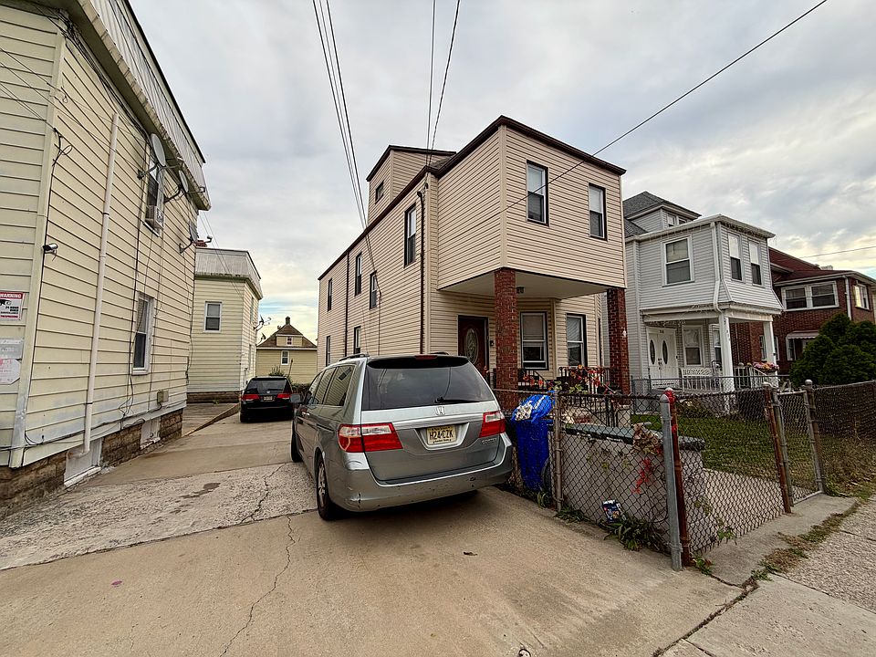 1st image of 316 Elm St #1