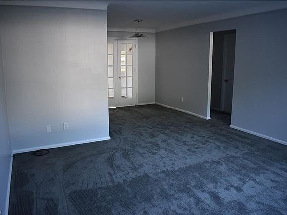 4th image of 1382 Eastwood Ave
