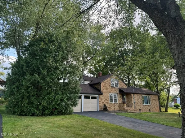 2756 Winchell Rd, Aurora, OH 44202