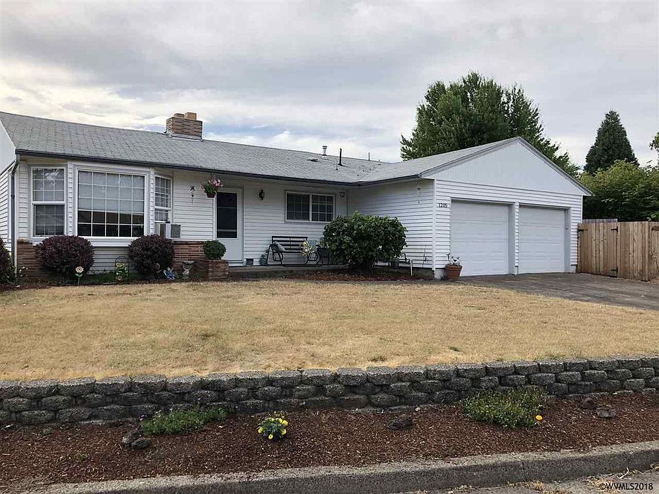 1st image of 1205 Crescent Dr SW