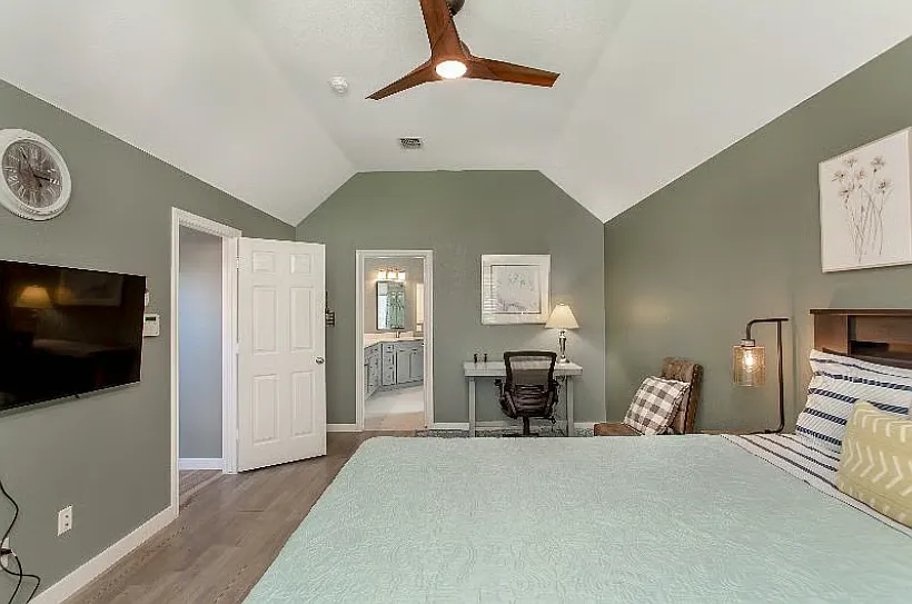 4 bed, $4,499 — Photo 3