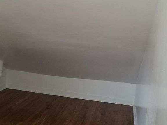 2nd image of 133 S 1st Ave