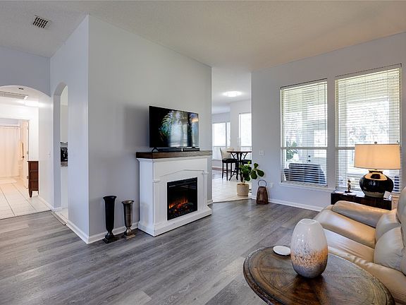 4th image of 86055 Creekwood Dr