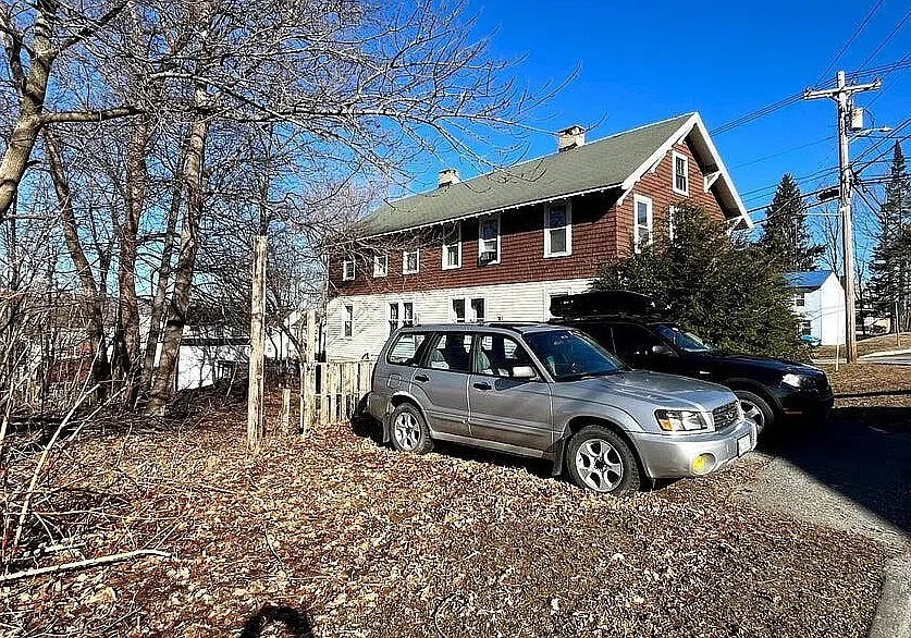3 bed, 1200 sqft, $2,000 — Photo 2