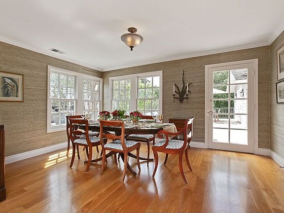 4th image of 139 Gramercy Dr