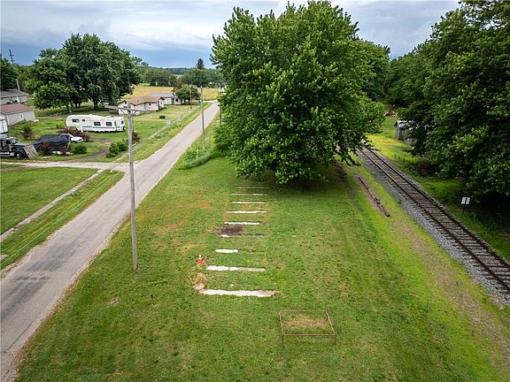 2nd image of 3979 N 1500 East Rd