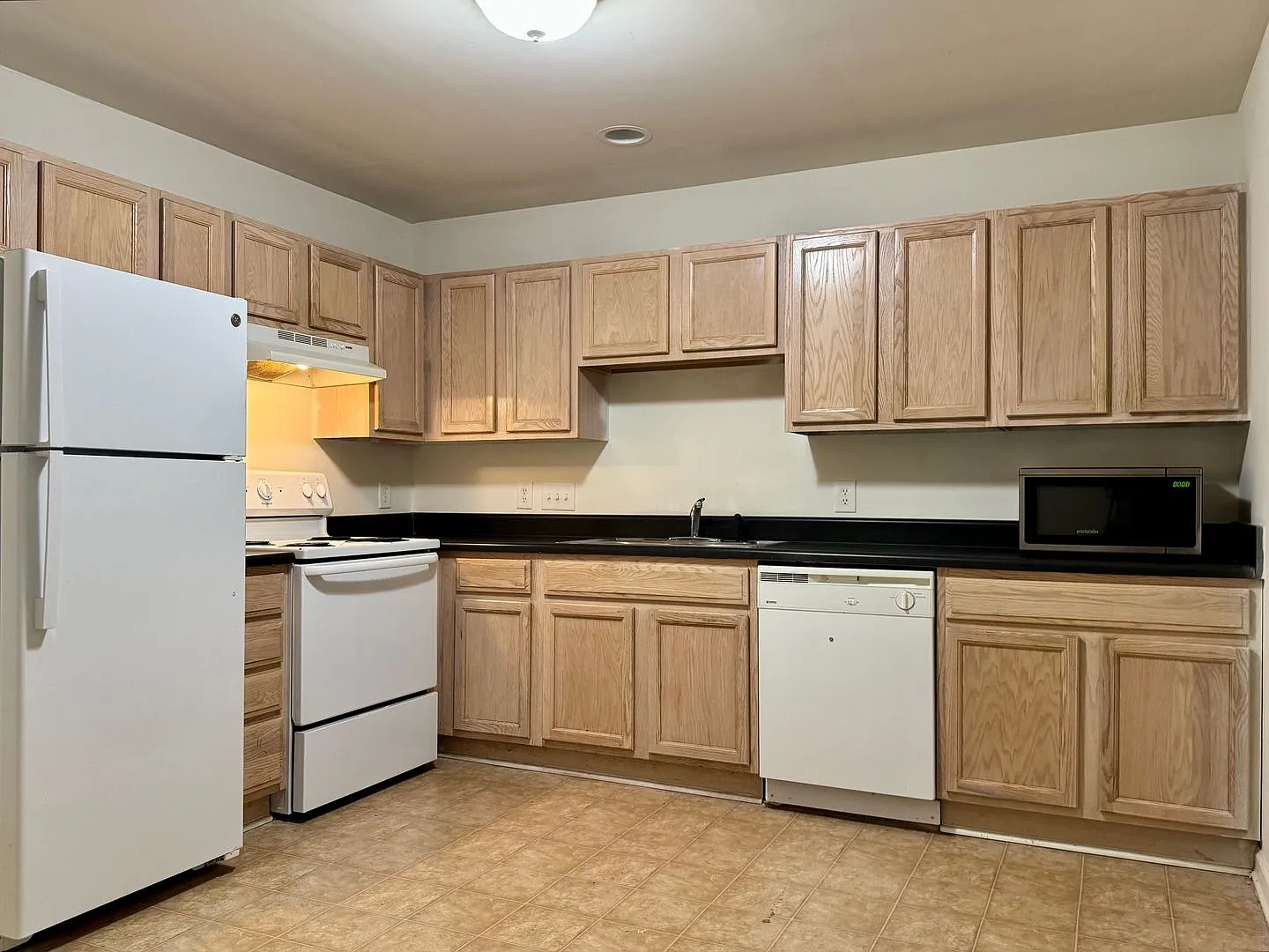 41 Red Ln. - For Rent — Photo 3