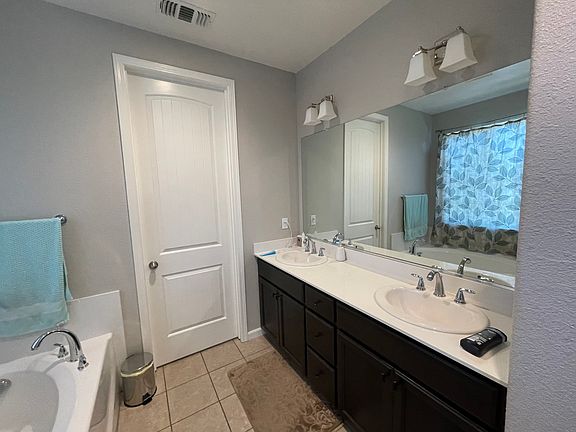 5th image of 107 Belle Harbor Cir