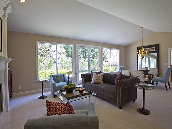 3rd image of 5 Southard Ct