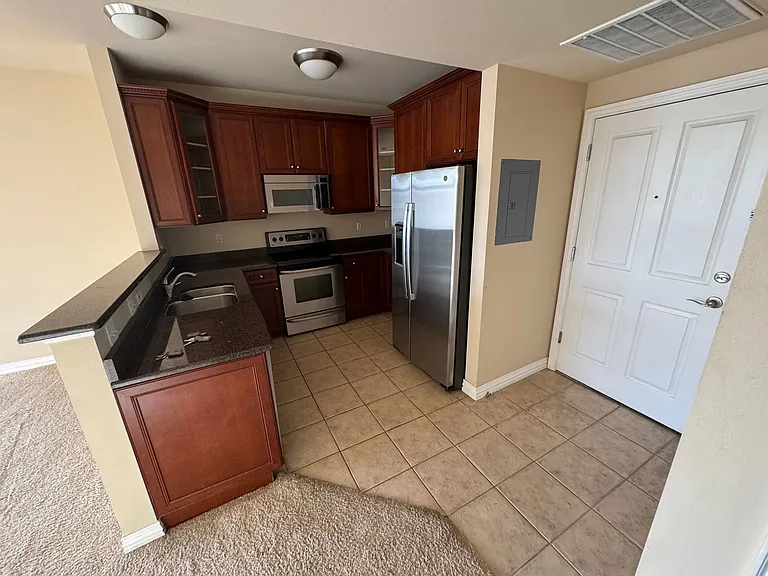 2700 E Cherry Creek South Dr #405 — Photo 5