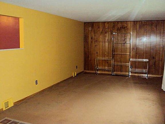 3rd image of 216 Raymond Ave