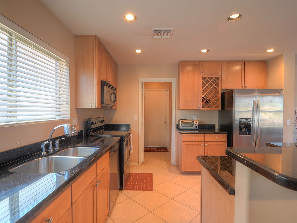 2nd image of 418 E Beth Dr