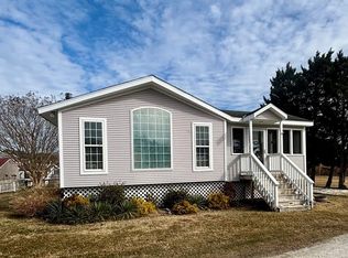 5113 Johnson Ln, Chincoteague Island, VA 23336