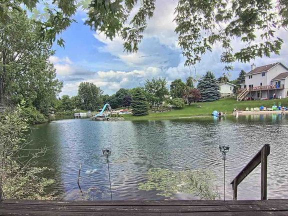 5th image of 946 Harbor Ct