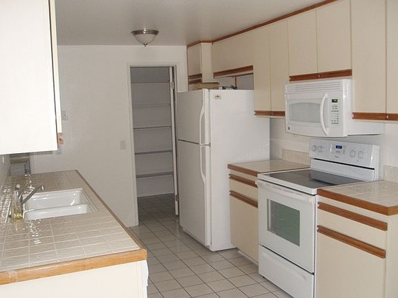 3rd image of 705 E Lugonia Ave APT 3