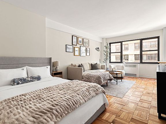 2nd image of 425 E 79th St APT 9B