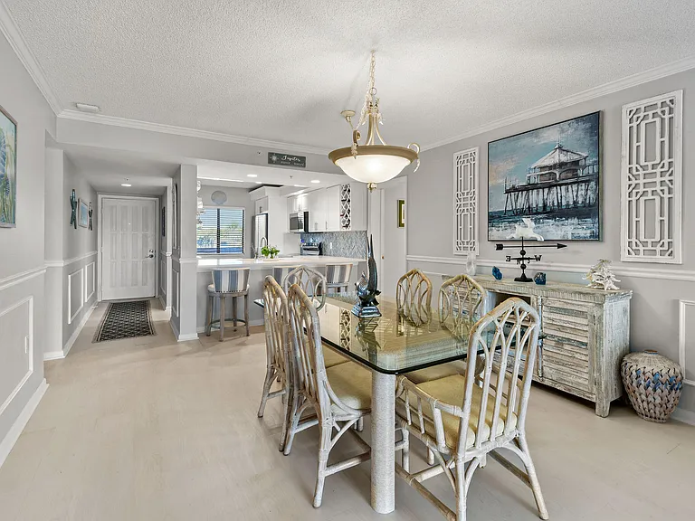 601 Seafarer Cir #304 — Photo 7