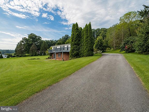 2nd image of 4689 Morgantown Rd