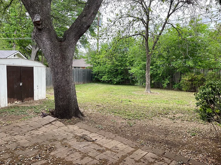 5025 Loch Lomond Dr — Photo 32
