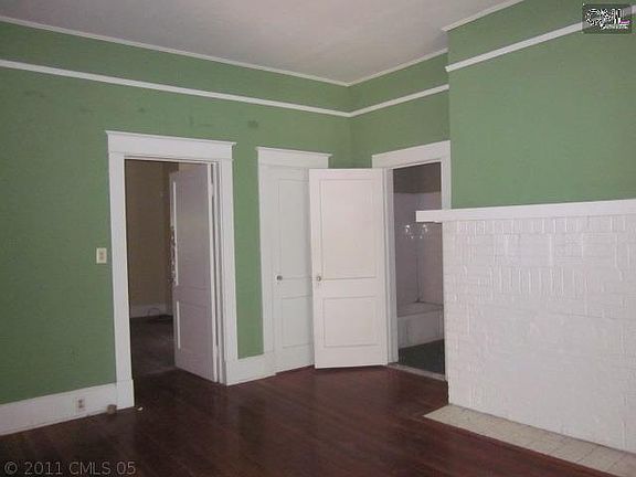 3rd image of 1319 Summerville Ave