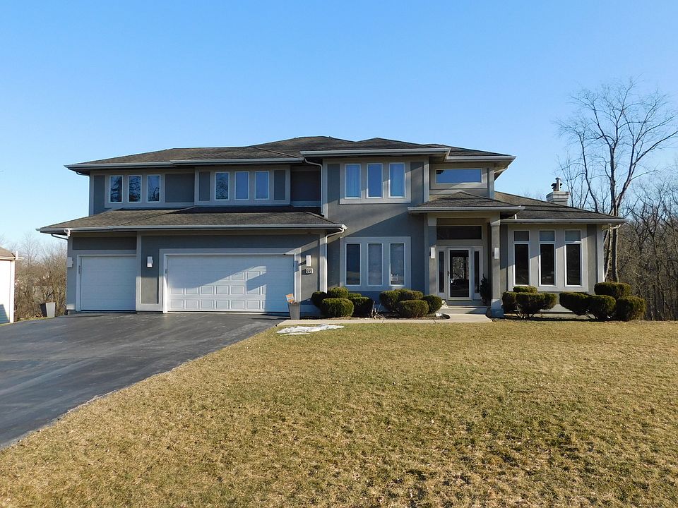 1st image of 695 Castlewood Dr