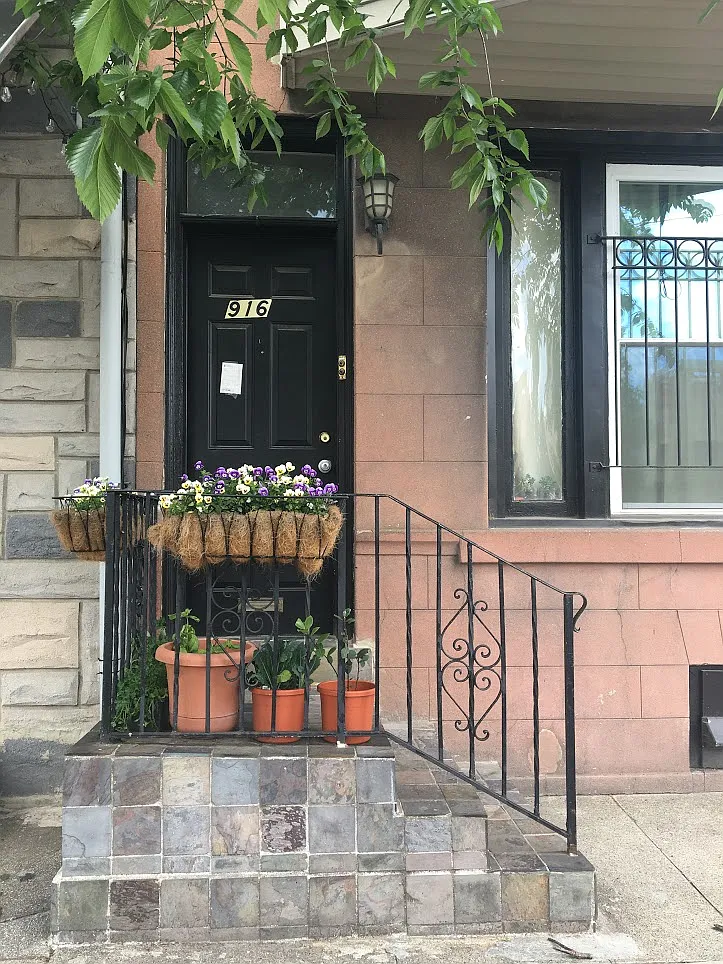 2 bed, 900 sqft, $1,595 — Photo 1