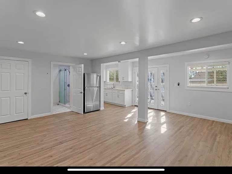 202 W Arrow Hwy — Photo 4