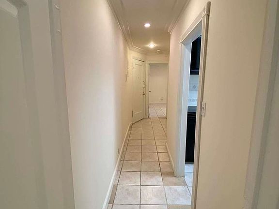 4th image of 109 E 89th St APT 5F