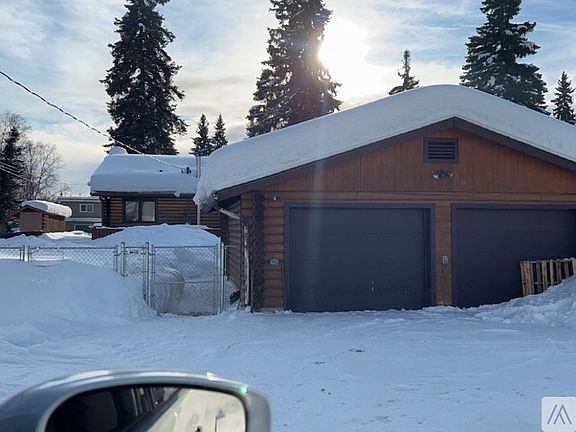 3rd image of 536 Glacier Ave
