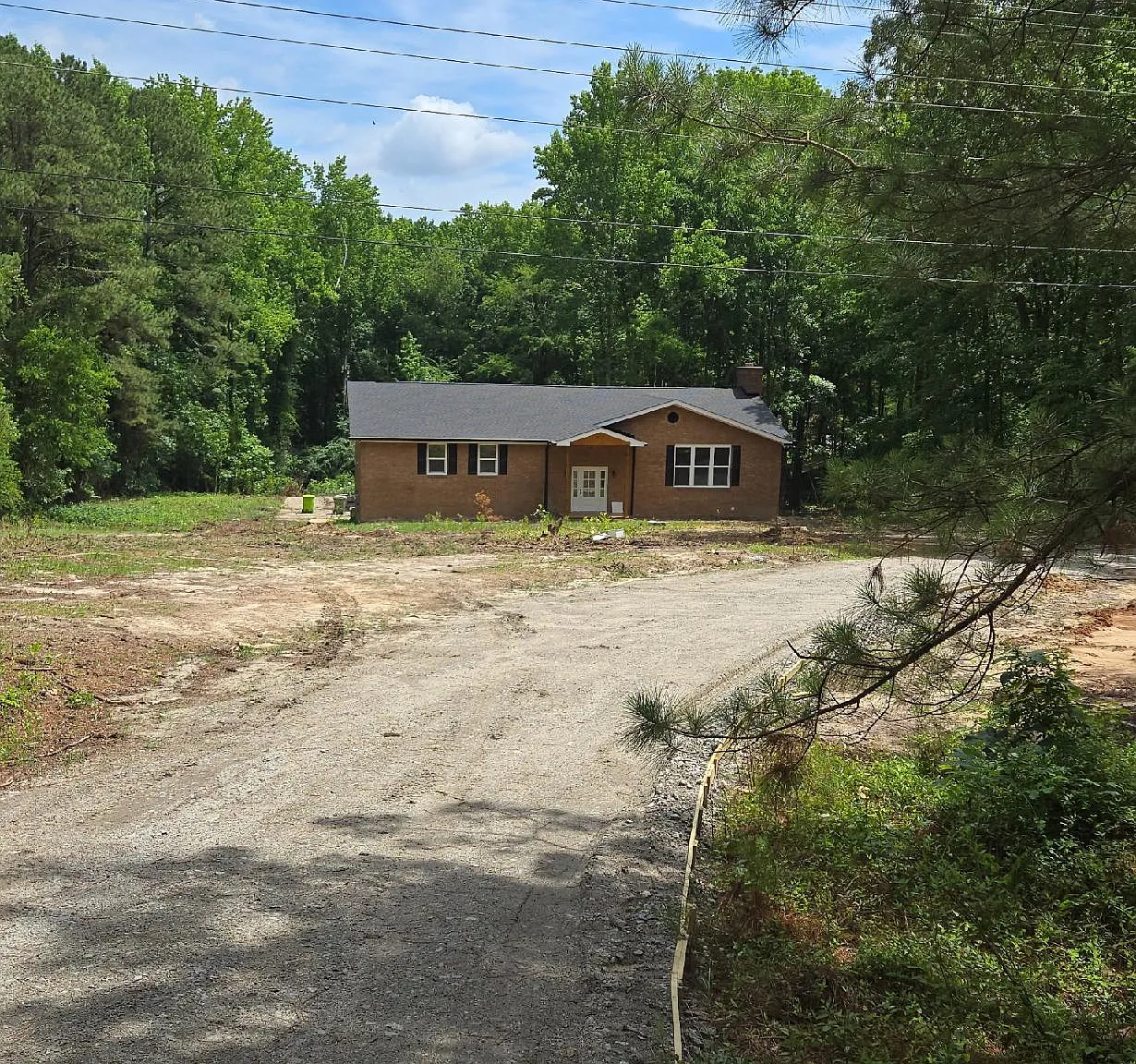 6 bed, 3430 sqft, $1,000 — Photo 1