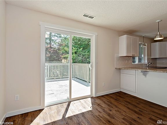 5th image of 3240 SE Carmae Dr