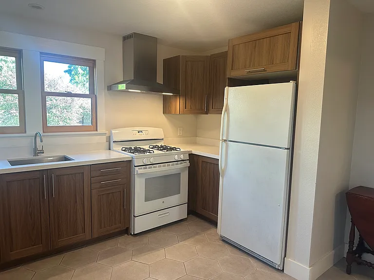 full kitchen and cabinet space