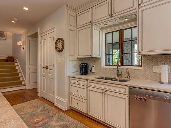 5th image of 905 Welwyn Green Way