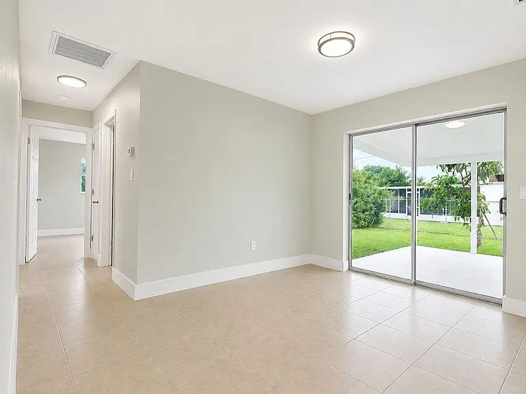 3982 Wheaton Ct — Photo 4