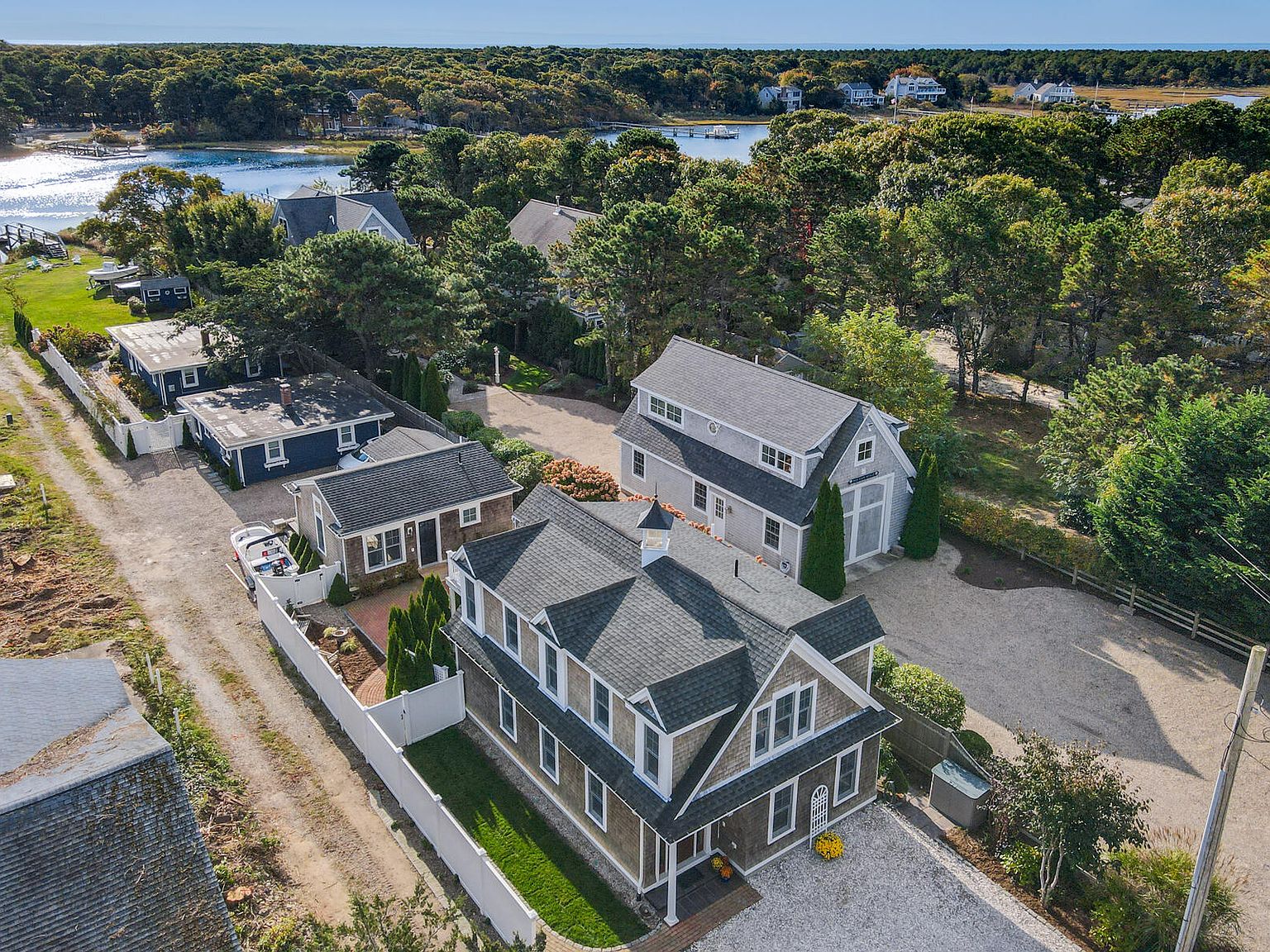 370 Monomoscoy Road, Mashpee, MA 02649 Zillow