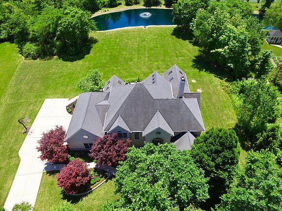 4th image of 7405 Whirlaway Cir