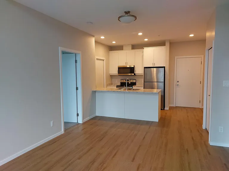657 Redington Ave — Photo 28