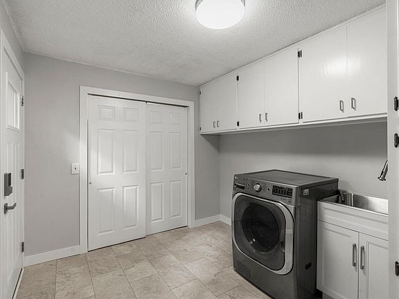 5th image of 8241 Eastwood Rd