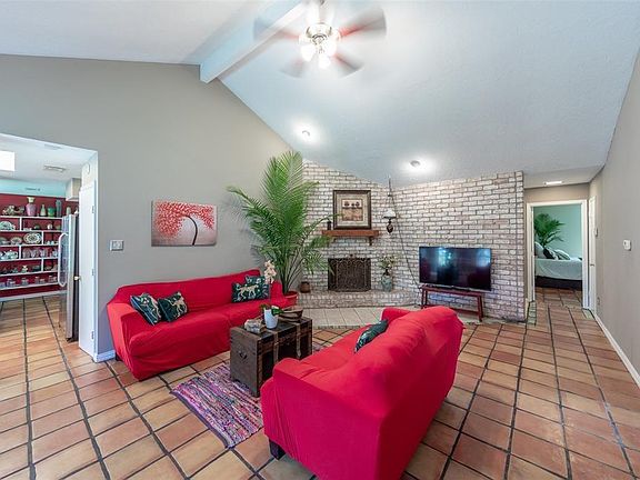 5th image of 2907 Meadowview Dr
