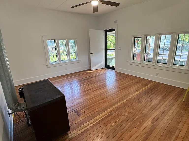 125 Mill Ave — Photo 8