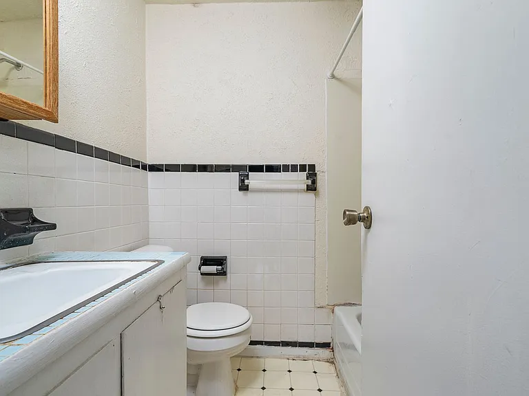 42 Trumbull St — Photo 12