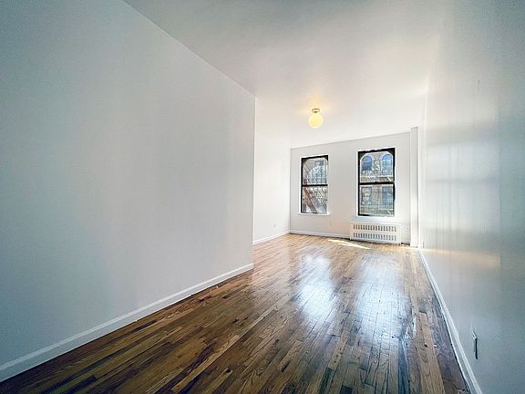 2nd image of 141 W 113th St APT 3A