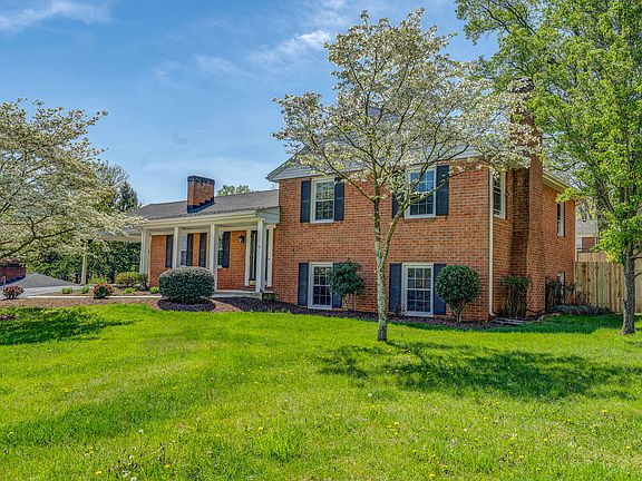 3rd image of 2203 Pelham Dr