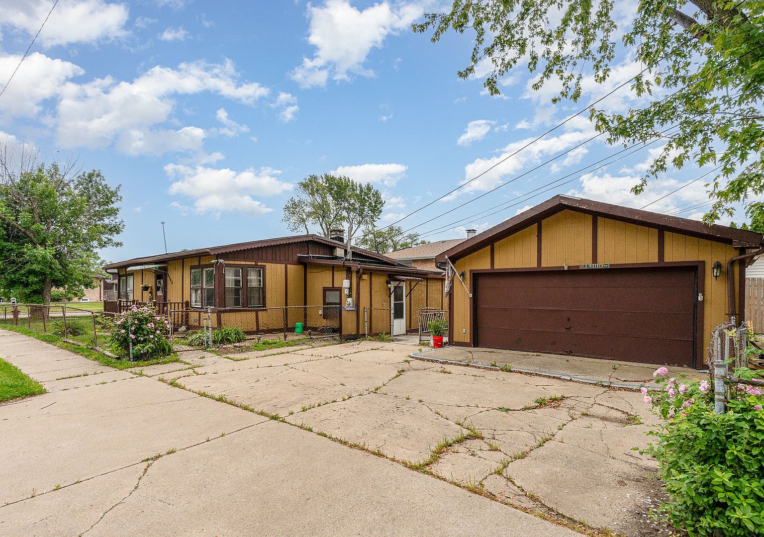 8402 S 78th Ave, Bridgeview, IL 60455 | MLS #12388008 | Zillow