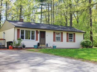 11 Lakeside Dr, Thompson, CT 06277